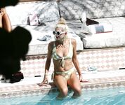 Emily Ratajkowski - Hot Bikini