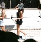 Emily Ratajkowski - Hot Bikini