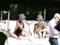 Emily Ratajkowski - Hot Bikini