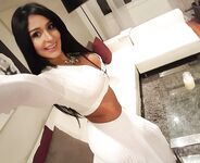 Alejandra Arevalo (al3jandraarevalo) - Instagram