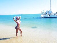 Alejandra Arevalo (al3jandraarevalo) - Instagram