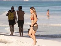 Stefanie Knight - Sexy Bikini