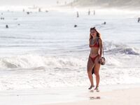 Stefanie Knight - Sexy Bikini