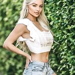 Lindsey Pelas leaked