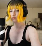 Sexy Indie Musician Tessa Violet