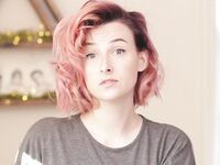 Sexy Indie Musician Tessa Violet