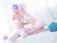 Hidori Rose & Azami Cosplay