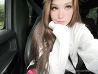 Belle Delphine - Resturant