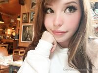 Belle Delphine - Resturant