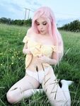 Belle Delphine - Grassfields 2