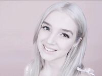 Beautiful Youtuber and musician Poppy (Moriah Pereira)