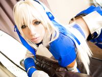 Nonsummerjack / Blue Cosplay Hunter