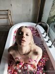Tealecoco - Bathtub
