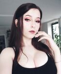 19 YEAR OLD TWITCH BABE KDRKITTEN