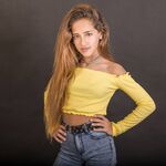 Instagram Model Ariann Music