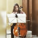 Instagram Model Ariann Music