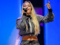 Instagram Model Ariann Music