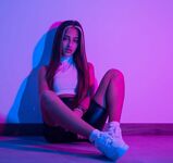 Instagram Model Ariann Music