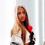 Instagram Model Ariann Music