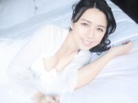 TVB actress/model-Snow Suen