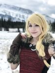Luxlo Cosplay - Astrid