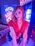 Luxlo Cosplay - Casual Neon