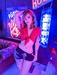 Luxlo Cosplay - Casual Neon
