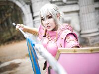 Luxlo Cosplay - Effie