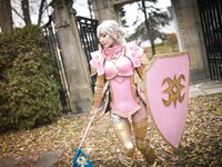 Luxlo Cosplay - Effie
