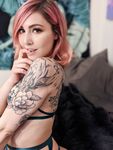 Luxlo Cosplay - Green Lingerie Selfies