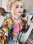 Luxlo Cosplay - Harley Quinn Selfies