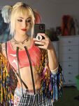 Luxlo Cosplay - Harley Quinn Selfies