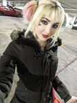 Luxlo Cosplay - Harley Quinn Selfies