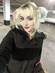 Luxlo Cosplay - Harley Quinn Selfies