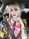 Luxlo Cosplay - Harley Quinn Selfies