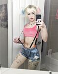 Luxlo Cosplay - Harley Quinn Selfies