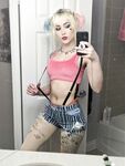 Luxlo Cosplay - Harley Quinn Selfies