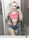 Luxlo Cosplay - Harley Quinn Selfies