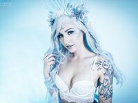 Luxlo Cosplay - Ice Queen