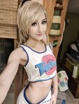 Luxlo Cosplay - Lola Bunny