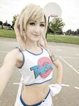 Luxlo Cosplay - Lola Bunny