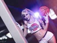 Luxlo Cosplay - Lola Bunny