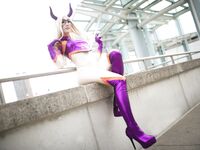 Luxlo Cosplay - Mount Lady