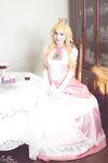 Luxlo Cosplay - Peach