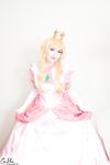 Luxlo Cosplay - Peach