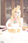 Luxlo Cosplay - Peach