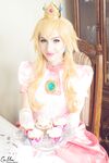 Luxlo Cosplay - Peach