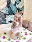 Luxlo Cosplay - Pink Easter Bunny