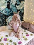 Luxlo Cosplay - Pink Easter Bunny