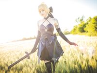 Luxlo Cosplay - Saber